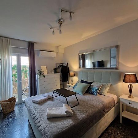 Chic Apt Near Acropolis - Avdi Square Athen Eksteriør billede