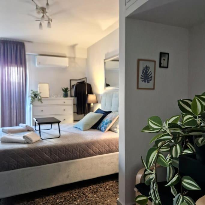Chic Apt Near Acropolis - Avdi Square Athen Eksteriør billede