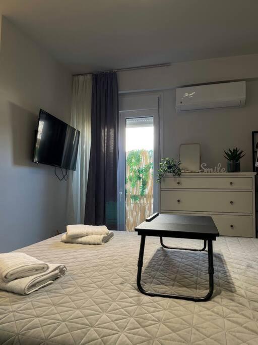 Chic Apt Near Acropolis - Avdi Square Athen Eksteriør billede