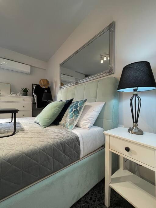 Chic Apt Near Acropolis - Avdi Square Athen Eksteriør billede