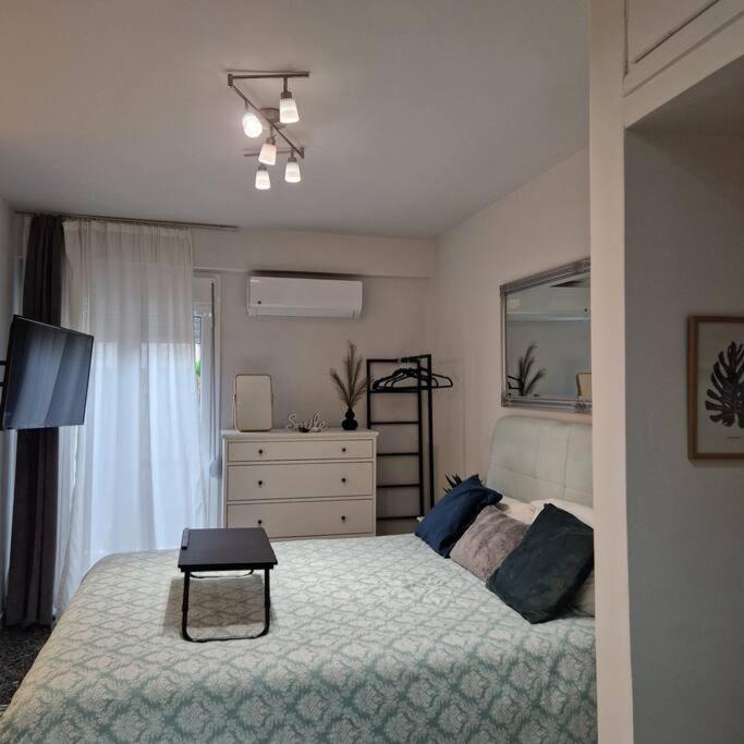 Chic Apt Near Acropolis - Avdi Square Athen Eksteriør billede