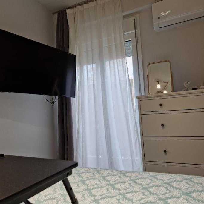 Chic Apt Near Acropolis - Avdi Square Athen Eksteriør billede